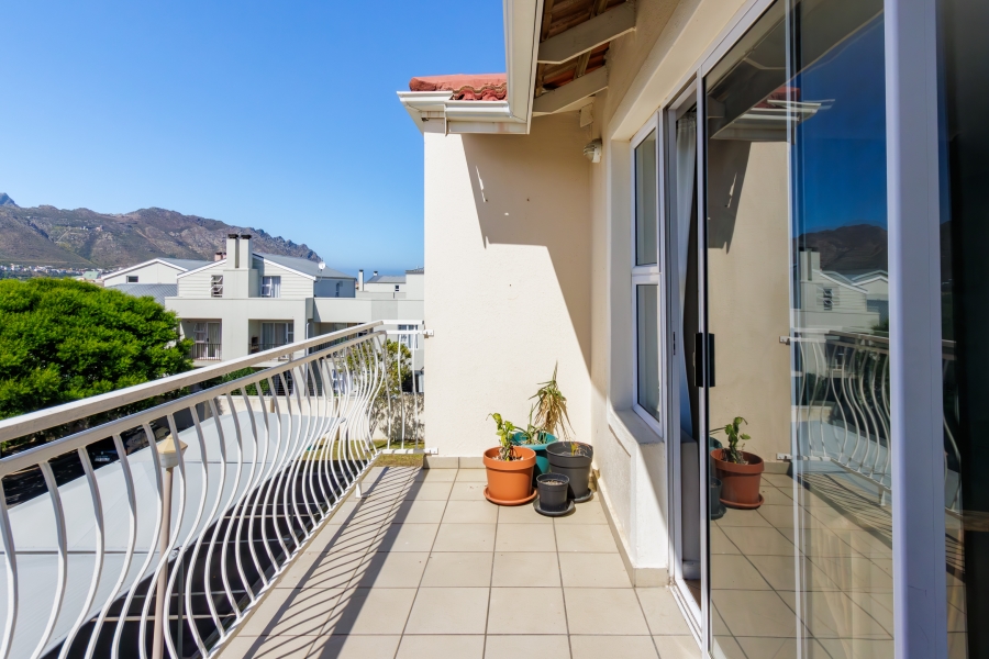 2 Bedroom Property for Sale in Gordons Bay Central Western Cape